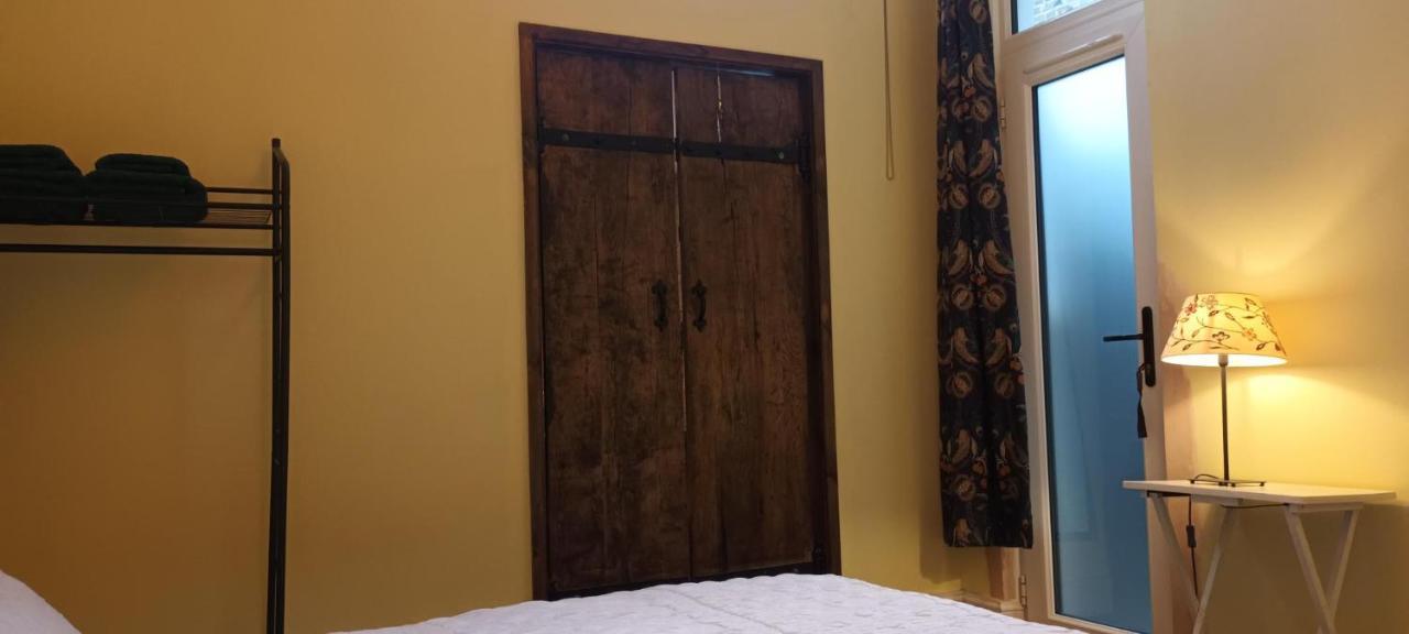 Room With Luxury Private Bathroom & Independent Entrance Near Tube Лондон Экстерьер фото